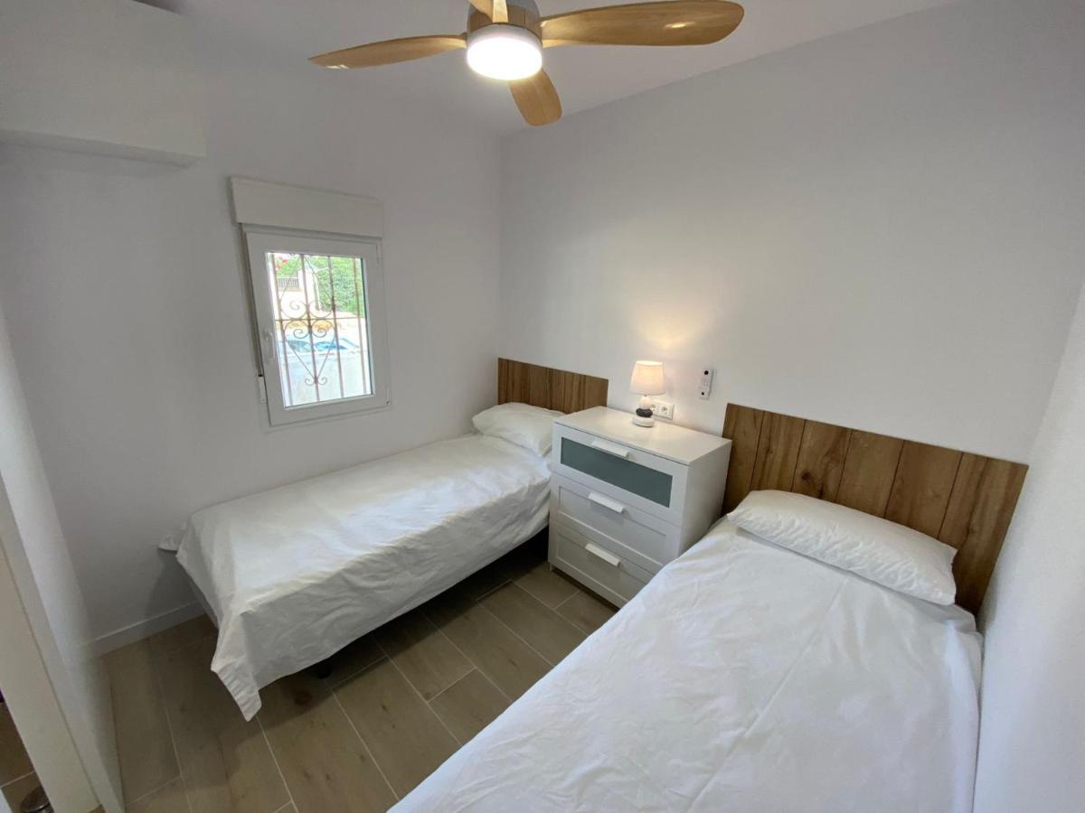 Beachfront, Top Floor Corner 2-Bed, Estepona Paseo Daire Dış mekan fotoğraf