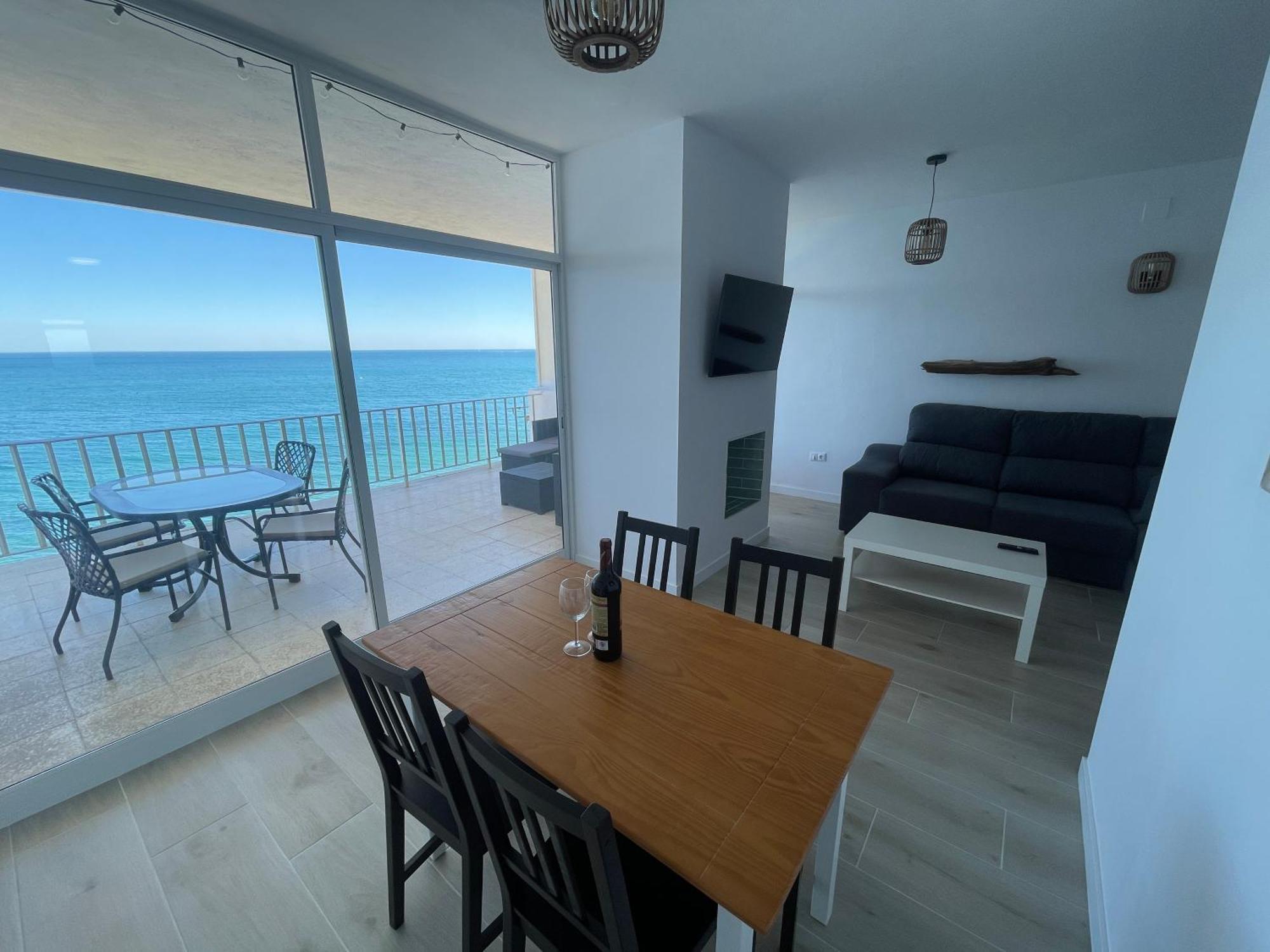 Beachfront, Top Floor Corner 2-Bed, Estepona Paseo Daire Dış mekan fotoğraf